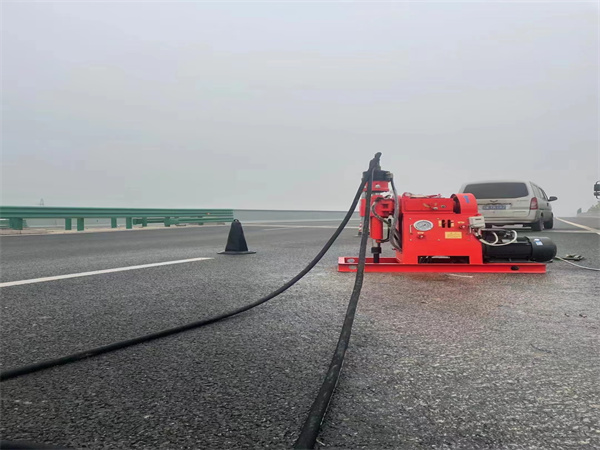 文昌马路路基路面开裂下沉注浆加固灌浆